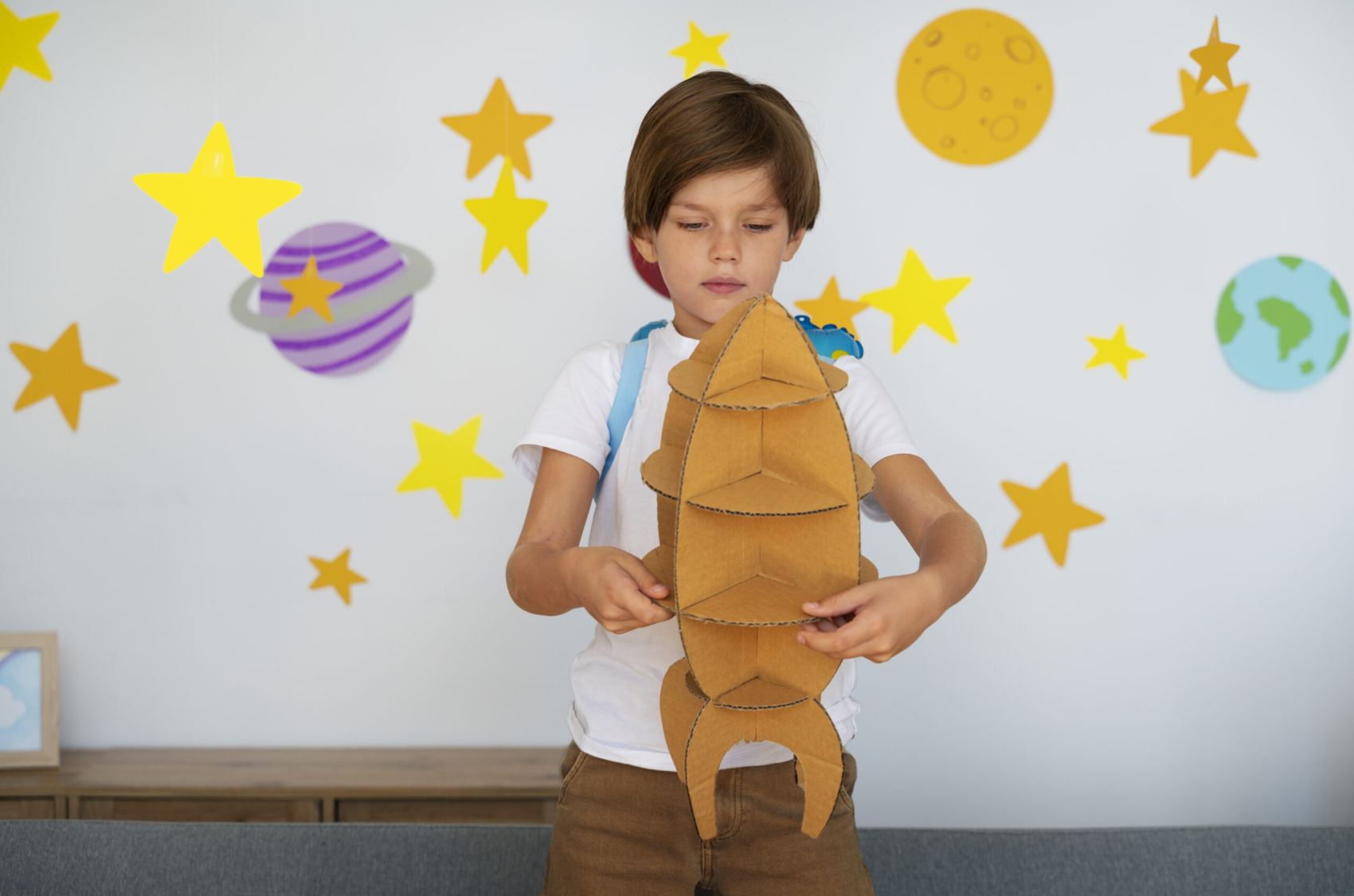 cute-astronaut-kid-playing
