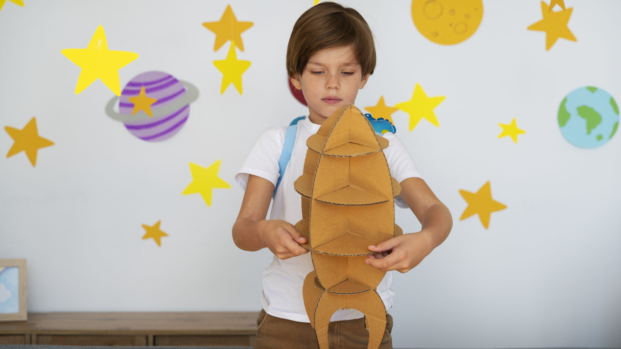 cute-astronaut-kid-playing